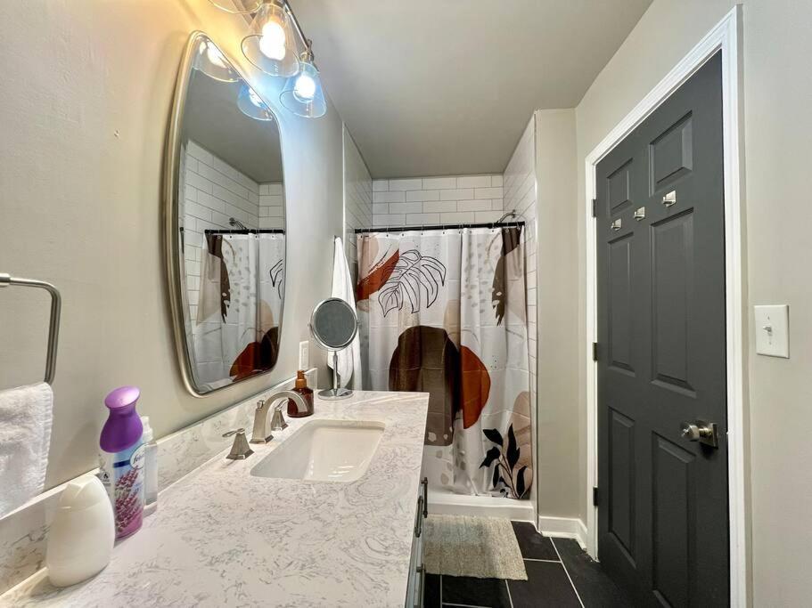 Modern Style Home Near Dt Indy & Major Attractions Indianapolis Exterior photo