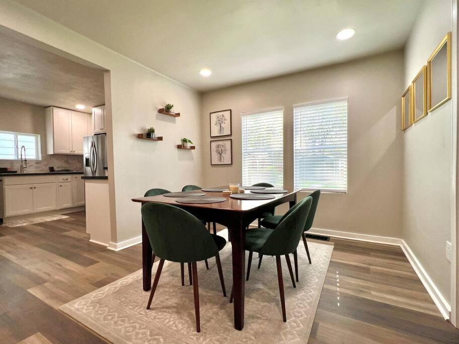 Modern Style Home Near Dt Indy & Major Attractions Indianapolis Exterior photo