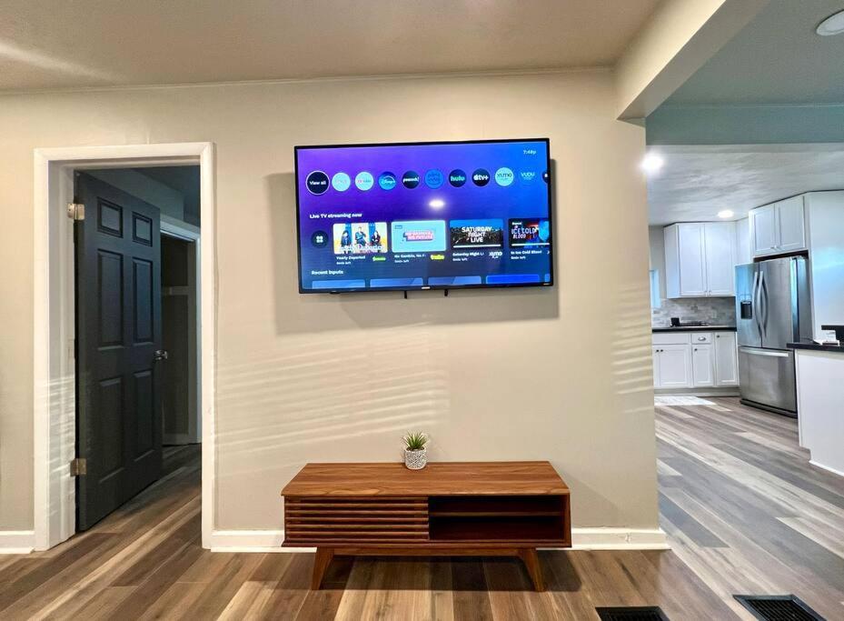 Modern Style Home Near Dt Indy & Major Attractions Indianapolis Exterior photo